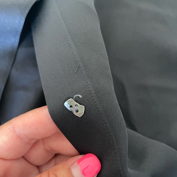 Theory Women's Black Button Down Silk Sleeveless Shirt - Picture 5 of 7